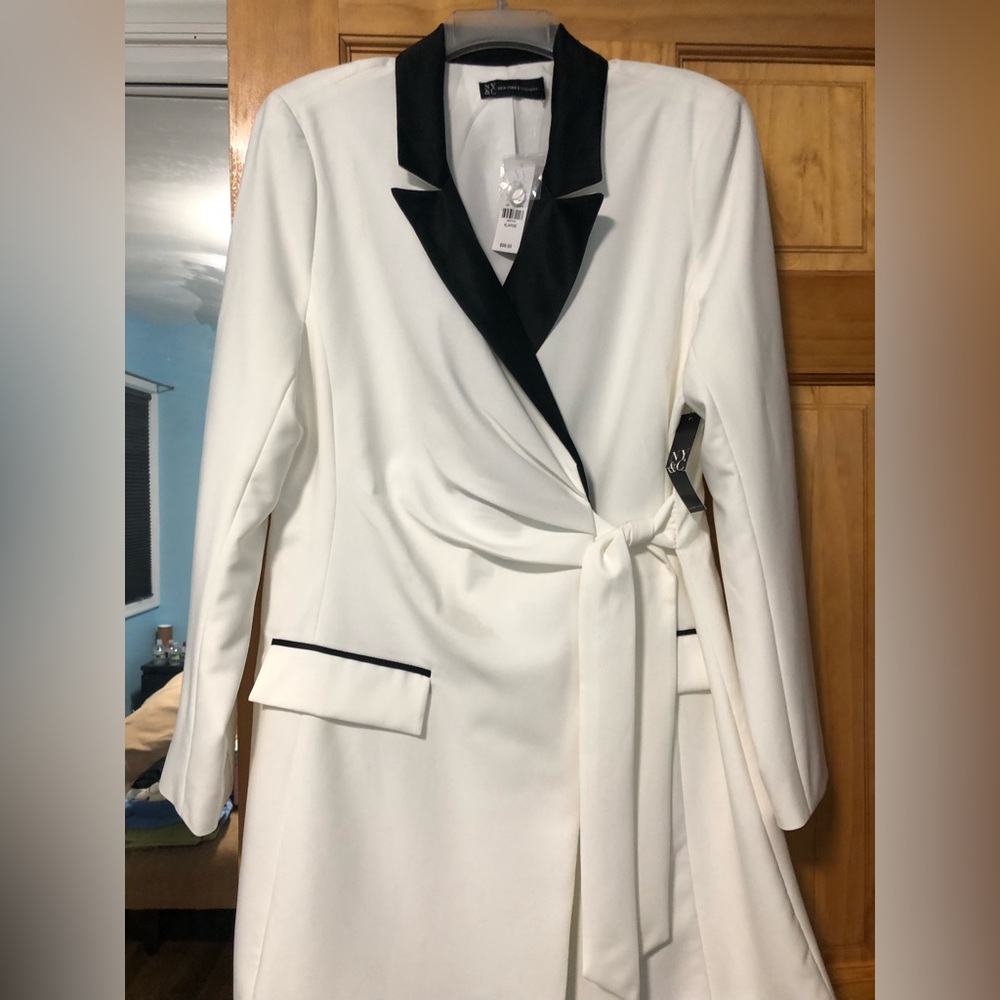 Black  and white women's blazer
